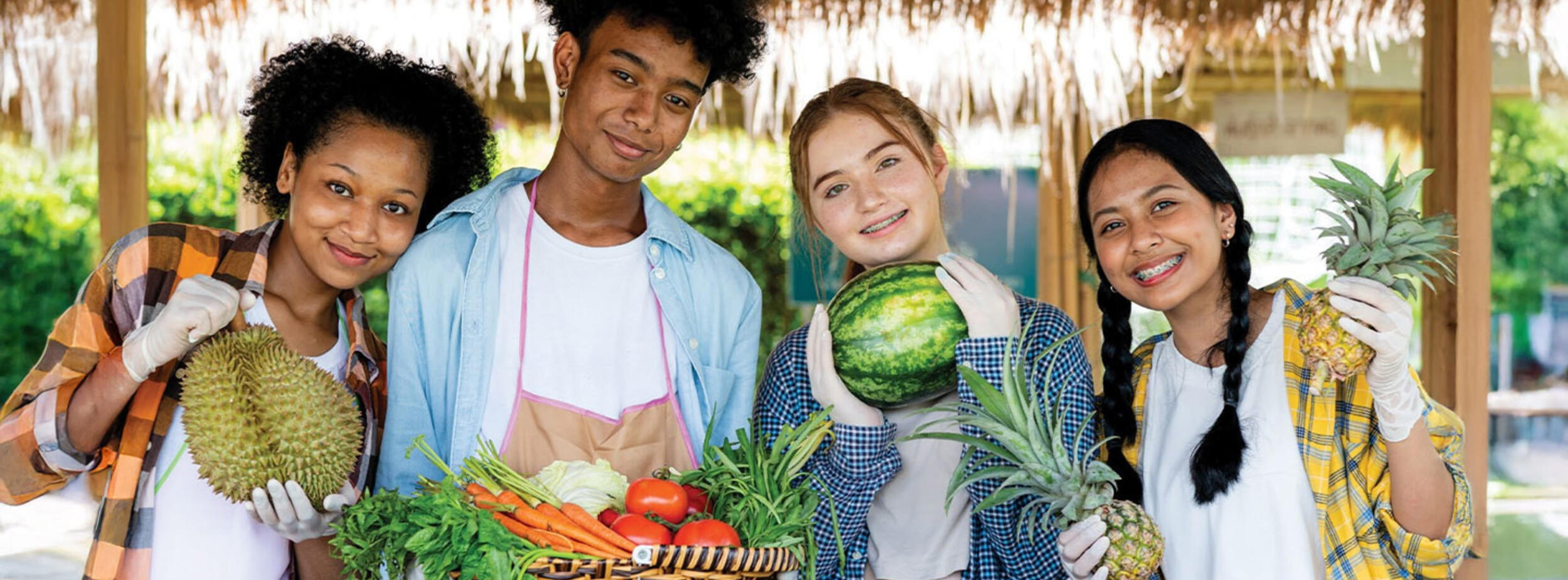 group of teens holding different fruits in their handMaryland SUN Bucks are Back!
